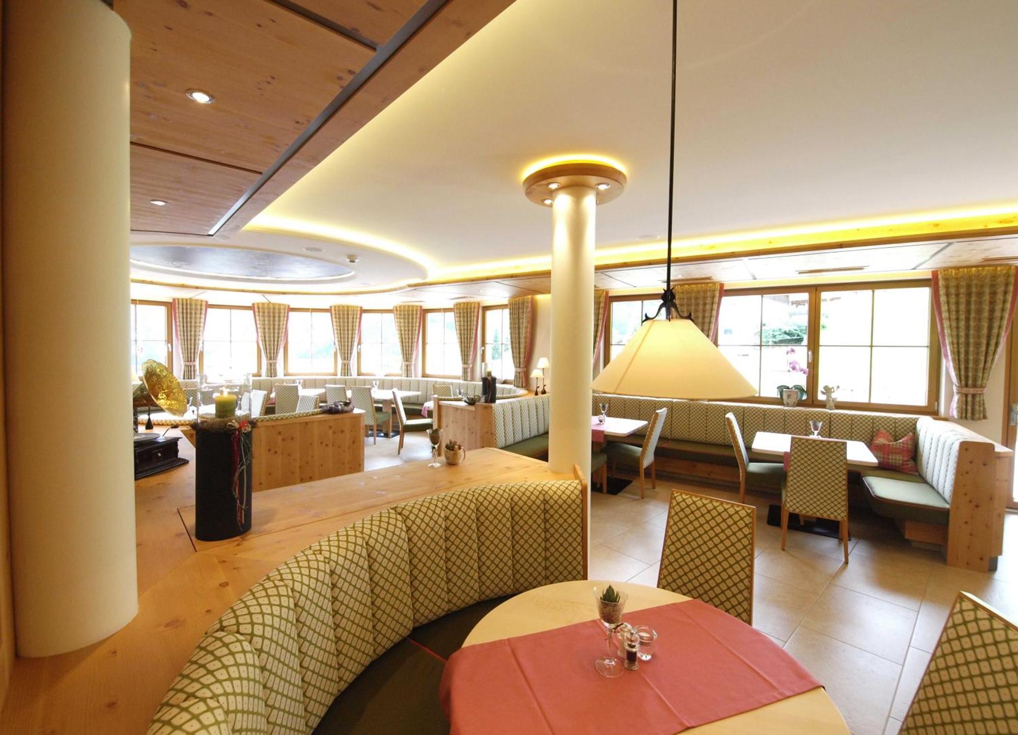 Hotel Alpenklang Grossarl Buitenkant foto